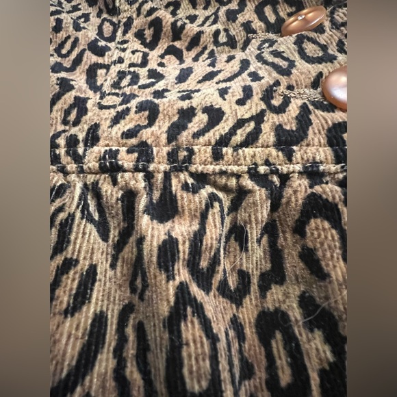 KIKIT JEANS Leopard Blazer with Bell Sleeves and Peplum Hem Size LARGE - Picture 15 of 16